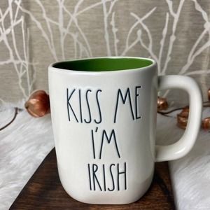 RAE DUNN FARMHOUSE HOME DECOR COFFEE TEA KISS ST PATRICKS IRISH HOME NEW
